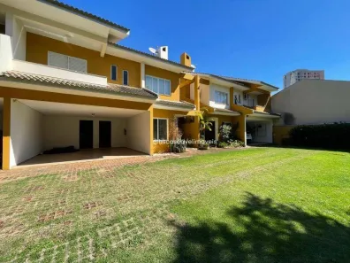 Sobrado com 4 Quartos para alugar, 178m² no Country, Cascavel