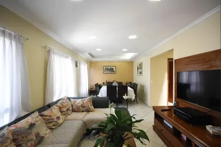 Casa com 3 Quartos à venda, 280m² no Jardim Monte Kemel, São Paulo