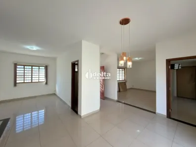 Casa com 3 Quartos à venda, 260m² no Vigilato Pereira, Uberlândia