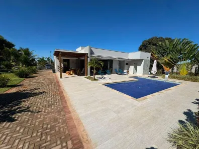 Fazenda/Sítio com 4 Quartos à venda, 440m² no , Hidrolândia