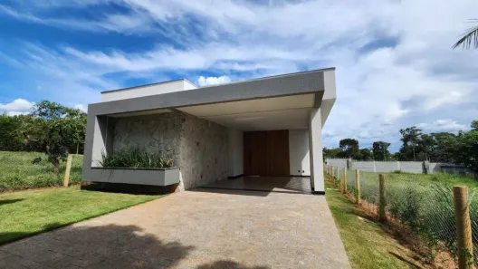 Casa de Condomínio com 3 Quartos para alugar, 137m² no Setor Colonial Sul, Aparecida de Goiânia