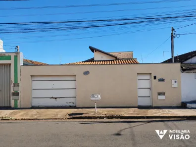 Casa com 3 Quartos à venda, 230m² no Cidade Jardim, Uberaba