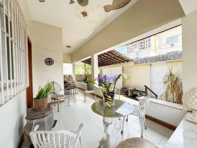 Casa com 3 Quartos para alugar, 380m² no Vital Brazil, Niterói