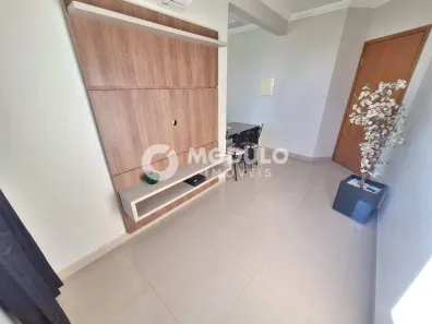 Apartamento com 2 Quartos para alugar, 45m² no Segismundo Pereira, Uberlândia