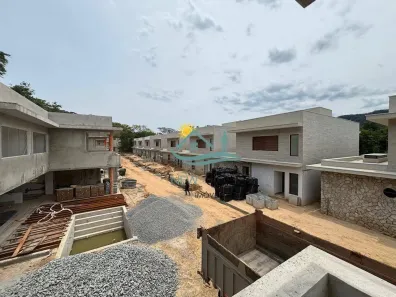 Casa com 5 Quartos à venda, 250m² no Baleia, São Sebastião