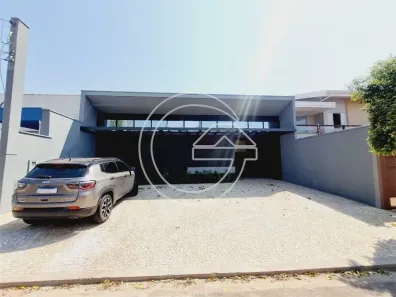 Imóvel Comercial com 4 Quartos para alugar, 10m² no Centro, Marília