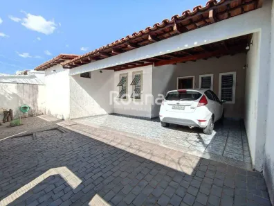 Casa com 3 Quartos à venda, 250m² no Santa Mônica, Uberlândia