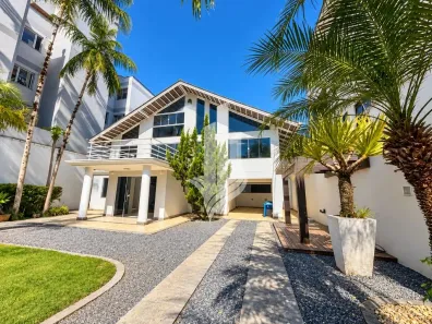 Casa com 3 Quartos para alugar, 235m² no Velha, Blumenau