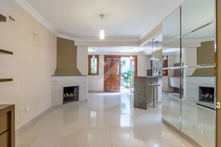 Casa com 4 Quartos à venda, 226m² no Chácara das Pedras, Porto Alegre