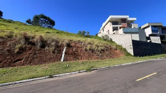 Lote/Terreno à venda, 690m² no Parque Guadalajara, Juiz de Fora
