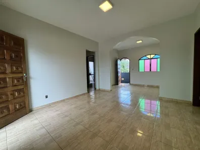 Casa com 4 Quartos para alugar, 98m² no Cintra, Montes Claros