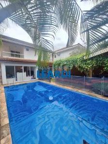 Casa de Condomínio com 3 Quartos para alugar, 246m² no Alphaville, Santana de Parnaíba