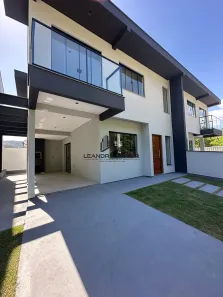 Sobrado com 3 Quartos à venda, 101m² no Forquilhas, São José