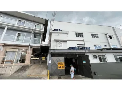 Apartamento com 2 Quartos para alugar, 118m² no Duas Pedras, Nova Friburgo