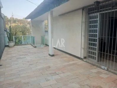Casa com 3 Quartos à venda, 194m² no Coração Eucarístico, Belo Horizonte