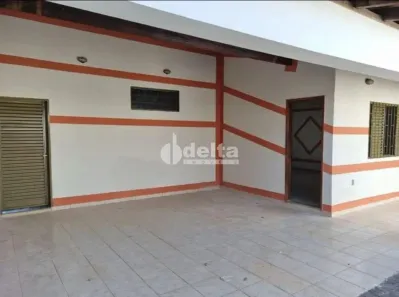 Casa com 3 Quartos à venda, 156m² no Segismundo Pereira, Uberlândia