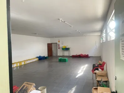 Prédio Comercial para alugar, 690m² no Zona Industrial, Brasília