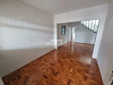 Casa com 3 Quartos para alugar, 180m² no Brasil, Uberlândia