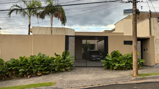 Casa com 3 Quartos à venda, 222m² no Cidade Jardim, Uberlândia