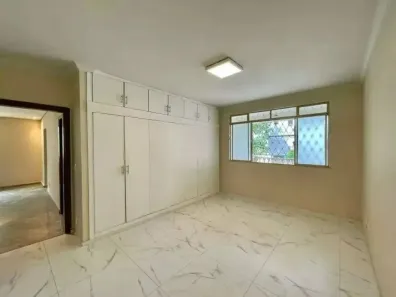 Casa com 3 Quartos para alugar, 360m² no São Luiz, Belo Horizonte