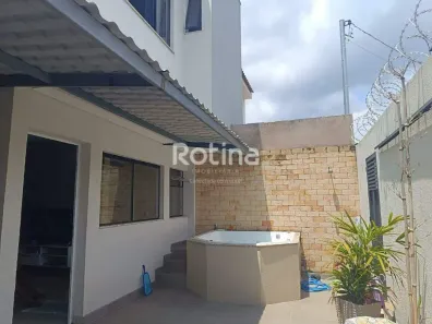 Casa com 2 Quartos à venda, 140m² no Cidade Jardim, Uberlândia