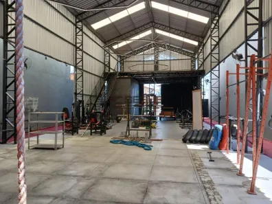 Galpão/Depósito/Armazém para alugar, 330m² no Morada de Laranjeiras, Serra