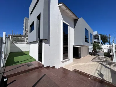 Casa com 3 Quartos à venda, 218m² no Passo dos Fortes, Chapecó