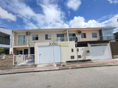Sobrado com 2 Quartos para alugar, 73m² no Forquilhas, São José