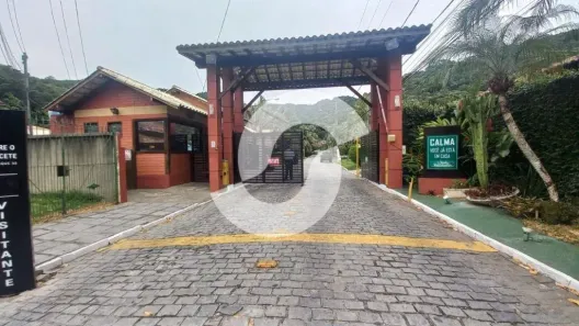 Casa de Condomínio com 4 Quartos à venda, 450m² no Maravista, Niterói