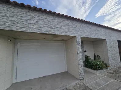 Casa de Condomínio com 2 Quartos à venda, 150m² no Cidade de Deus, Rio de Janeiro