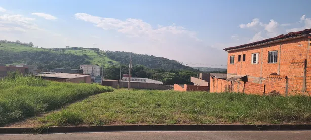 Lote/Terreno à venda, 306m² no Vila Primavera, Jaguariúna