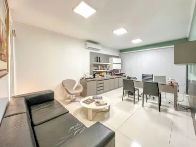 Sobrado com 4 Quartos à venda, 457m² no Ininga, Teresina