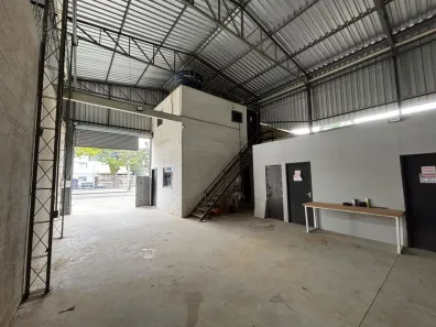 Galpão/Depósito/Armazém para alugar, 400m² no Guaratiba, Rio de Janeiro
