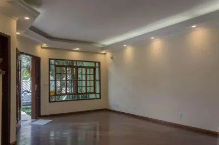 Sobrado com 4 Quartos para alugar, 322m² no Independência, São Bernardo do Campo