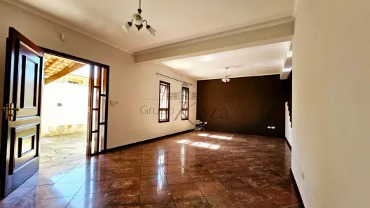 Sobrado com 3 Quartos à venda, 240m² no Jardim Santa Maria, Jacareí