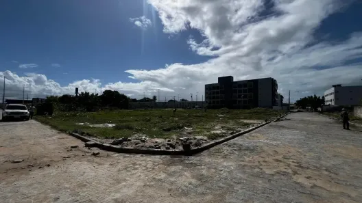 Lote/Terreno à venda, 2640m² no Poço, Cabedelo
