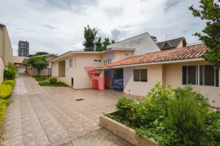 Casa com 3 Quartos à venda, 300m² no Guaíra, Curitiba