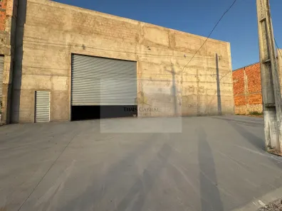 Galpão/Depósito/Armazém com 2 Quartos para alugar, 600m² no Centro, Davinópolis