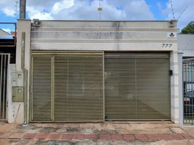 Casa com 2 Quartos à venda, 161m² no Jardim Pequena Londres, Londrina