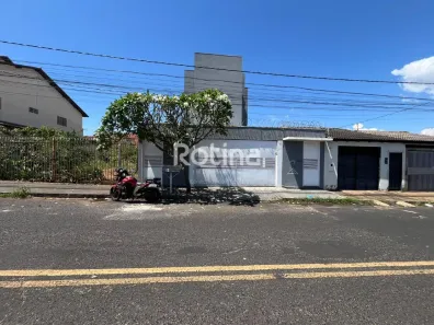 Apartamento com 2 Quartos para alugar, 108m² no Custódio Pereira, Uberlândia