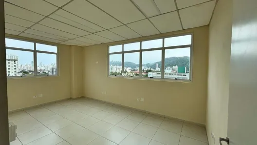 Sala Comercial para alugar, 58m² no Vila Mathias, Santos