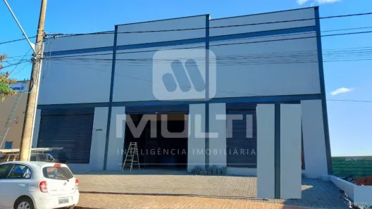 Casa com 1 Quarto para alugar, 1600m² no Santa Mônica, Uberlândia