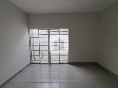Casa com 3 Quartos para alugar, 150m² no Tabajaras, Uberlândia