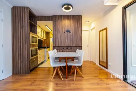 Apartamento com 2 Quartos para alugar, 50m² no Centro, Curitiba