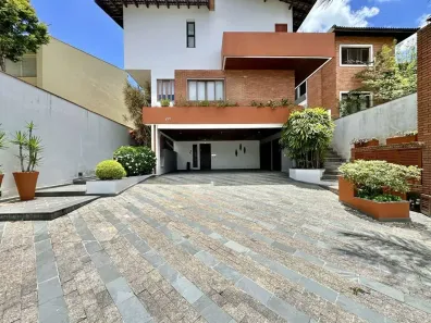 Sobrado com 4 Quartos à venda, 382m² no São Paulo II, Cotia