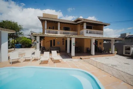 Casa com 4 Quartos para alugar, 220m² no Buraquinho, Lauro de Freitas