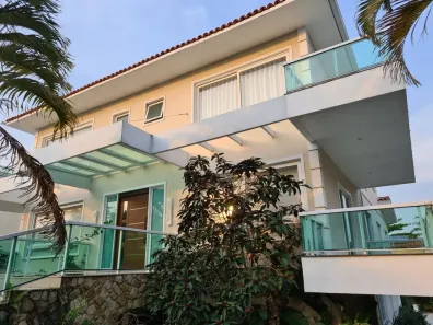 Casa com 4 Quartos à venda, 585m² no Camboinhas, Niterói