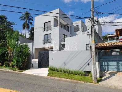 Casa com 3 Quartos à venda, 300m² no Chácara Moinho Velho, Carapicuíba