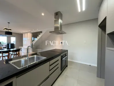 Casa com 4 Quartos para alugar, 289m² no Centro, Florianópolis