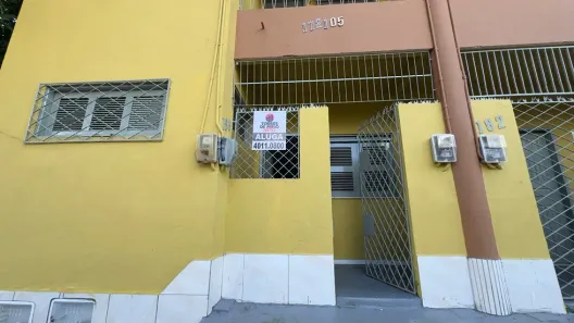 Apartamento com 2 Quartos para alugar, 60m² no Barroso, Fortaleza